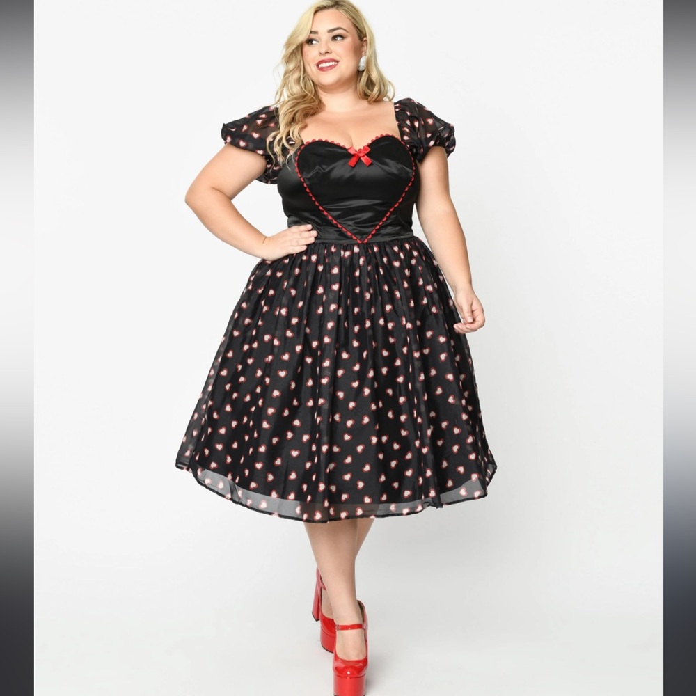 Unique Vintage Black Cupid’s Lover Trimmed Heart Appliqué Swing Dress